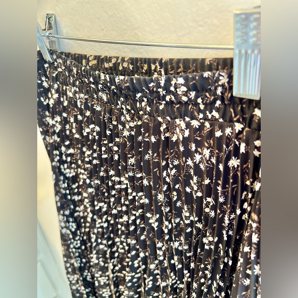 Max Studio Skirt Women’s Size Small Long Black Pleated Lined Floral Print - Picture 4 of 11